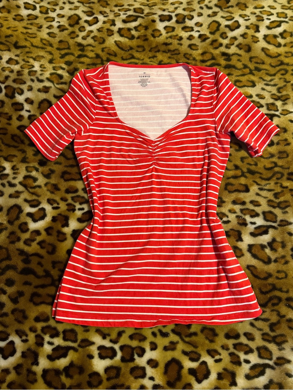 Torrid Red & White Scoop Neck Short Sleeve Striped Tee